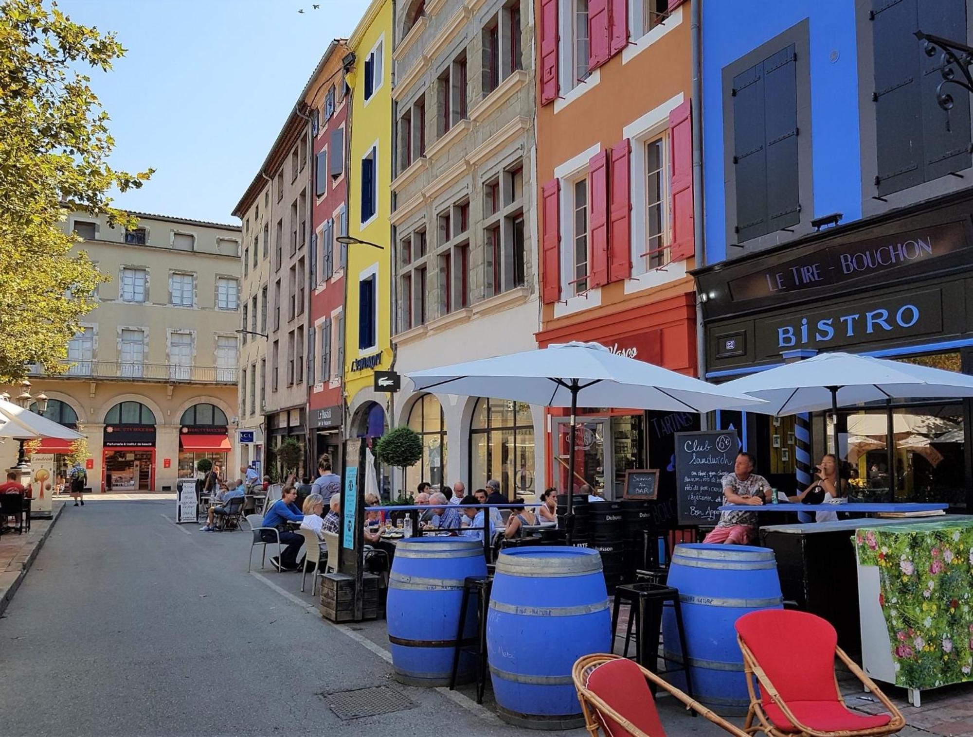Les Couleurs Du Monde ! Parking Et Balcon Lägenhet Carcassonne Exteriör bild